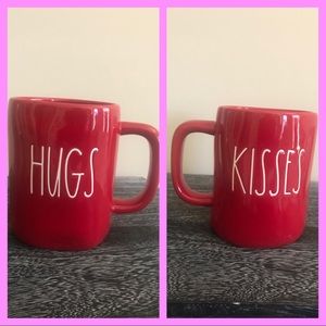 Rae Dunn HUGS / KISSES 2 sided mug